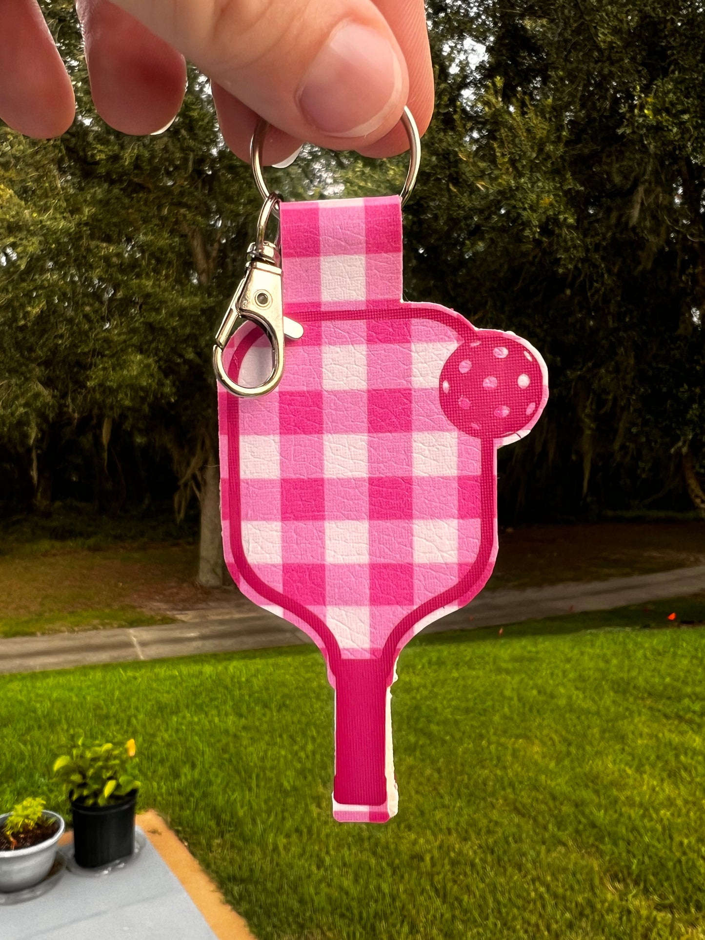Monochromatic Plaid Pickleball Paddle Keychain – Faux Leather Pickleball Bag Charm