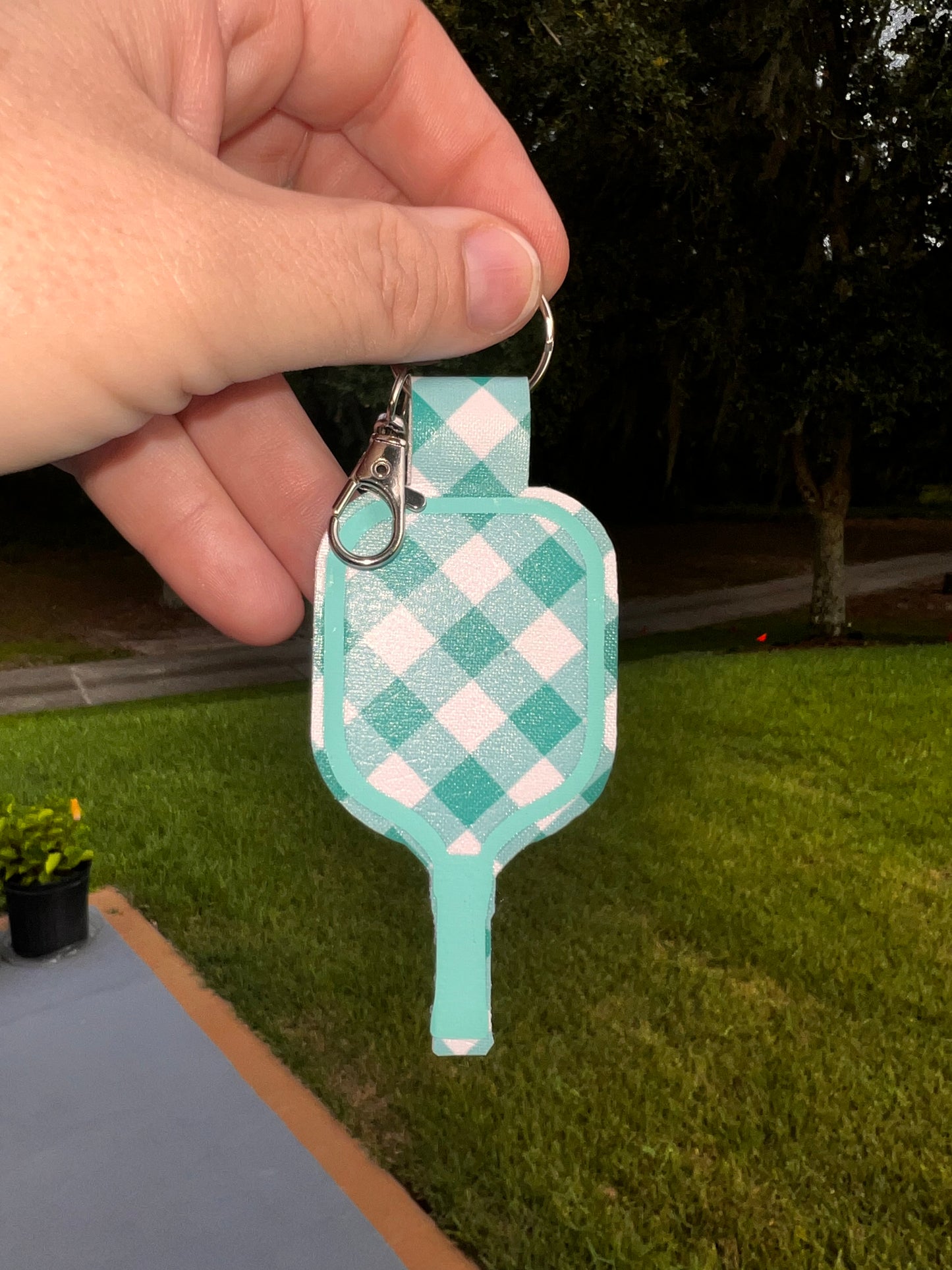 Monochromatic Plaid Pickleball Paddle Keychain – Faux Leather Pickleball Bag Charm